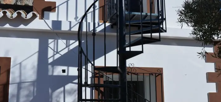 Sale of detached villa in Alora 2