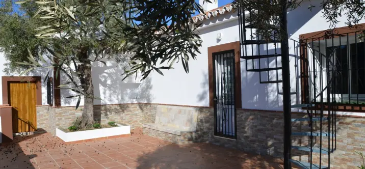 Sale of detached villa in Alora 4