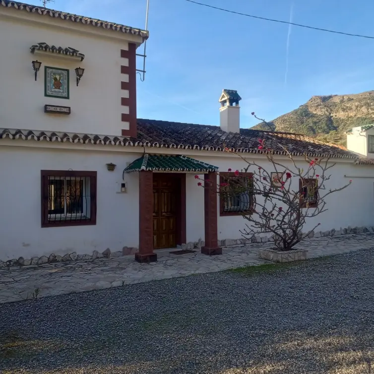 Venta de villa independiente en Alora