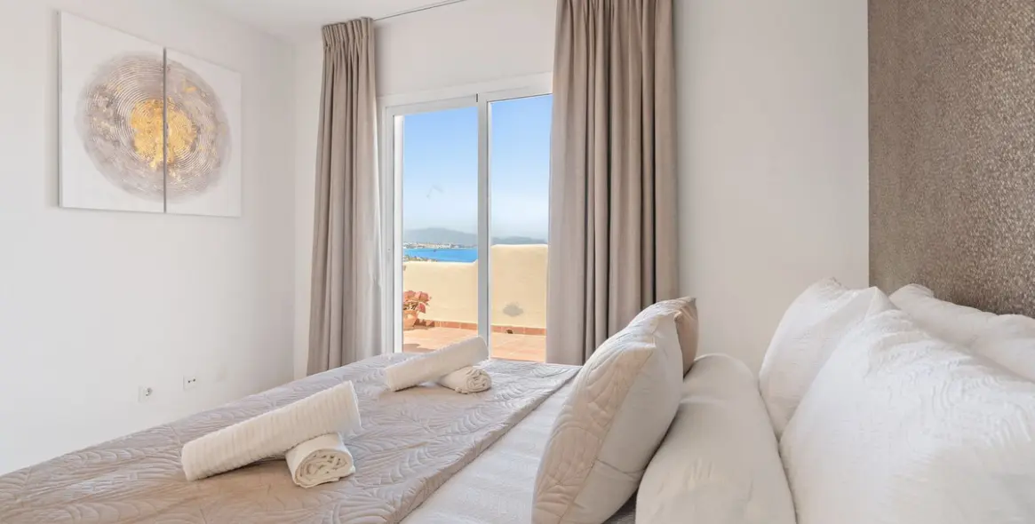 Venta de ático dúplex en Casares Playa 9