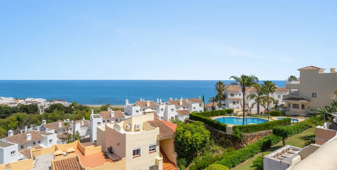 Venta de ático dúplex en Casares Playa 18