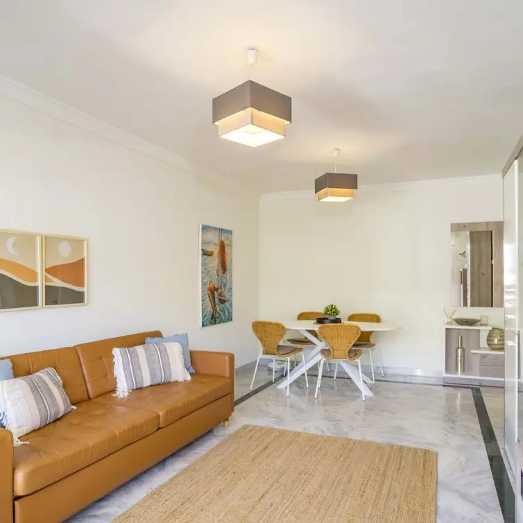 Sale of middle floor apartment in Marbella