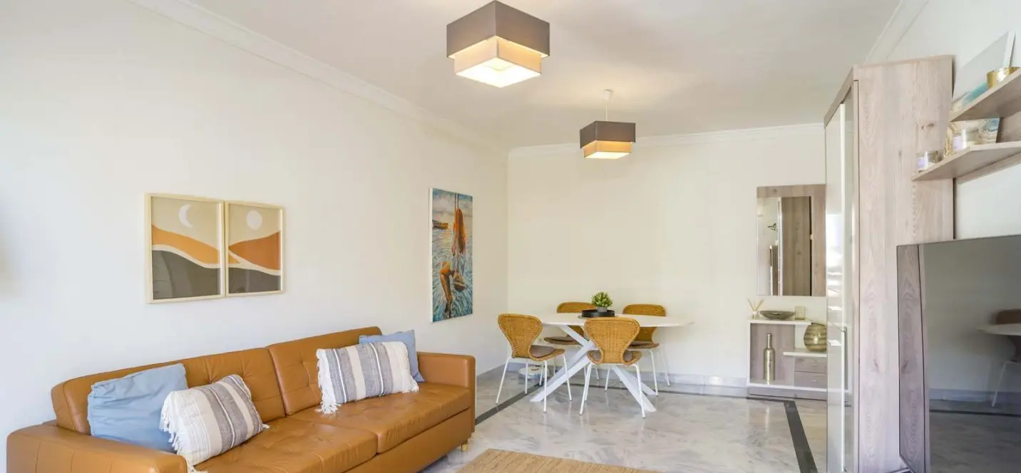 Sale of middle floor apartment in Marbella 3