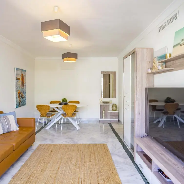 Sale of middle floor apartment in Marbella