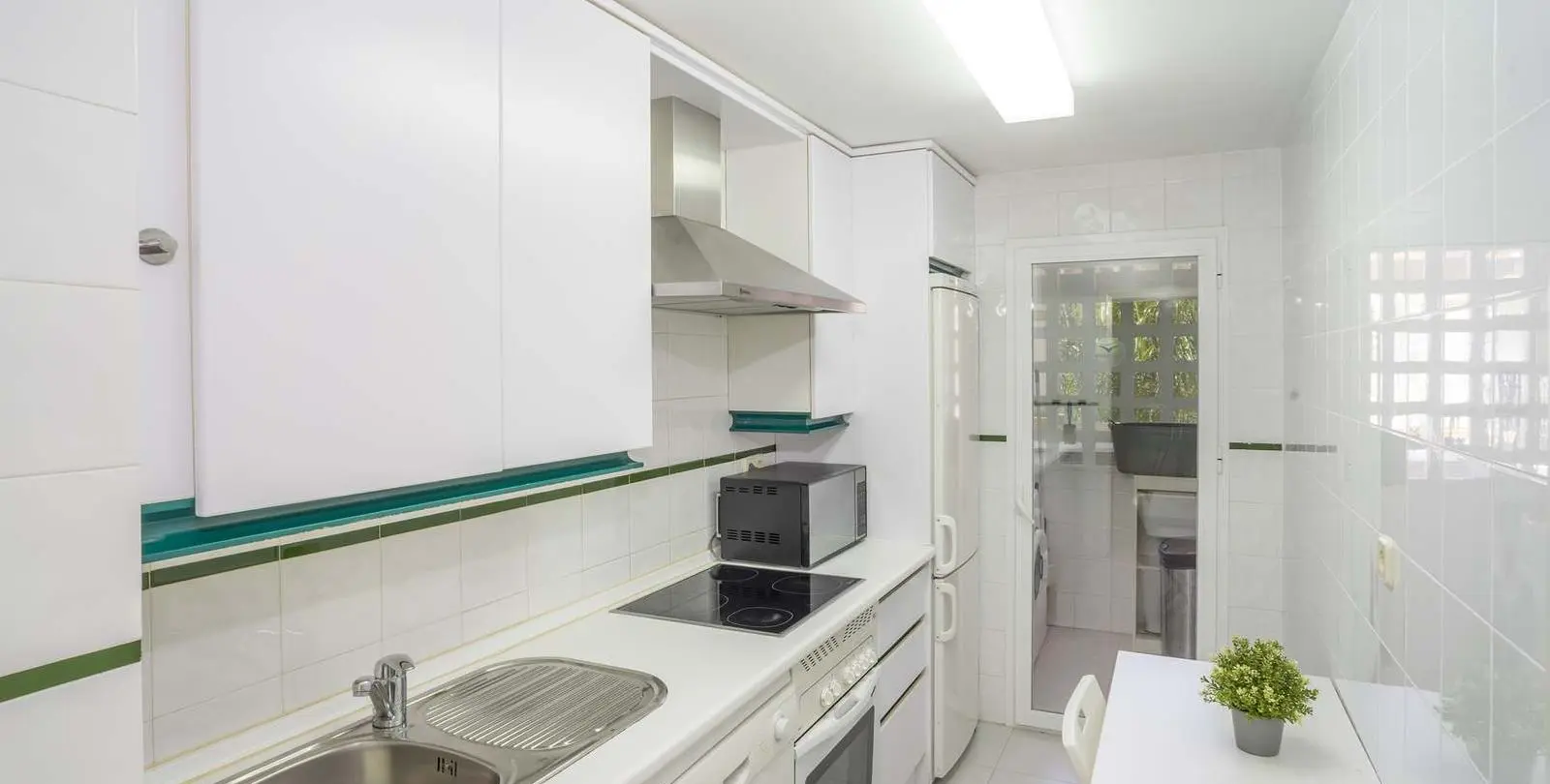 Venta de apartamento en planta media en Marbella 7