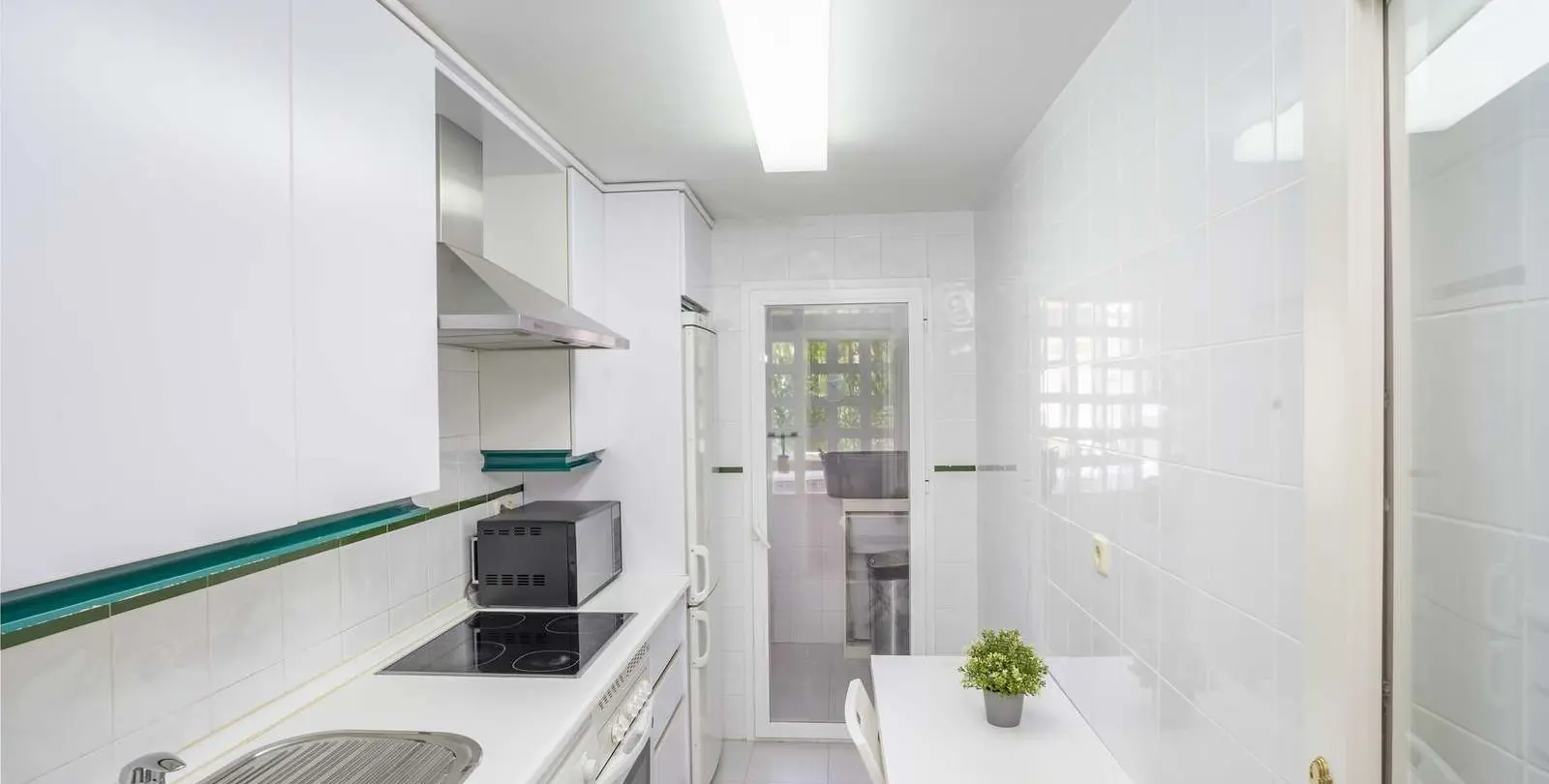 Venta de apartamento en planta media en Marbella 8
