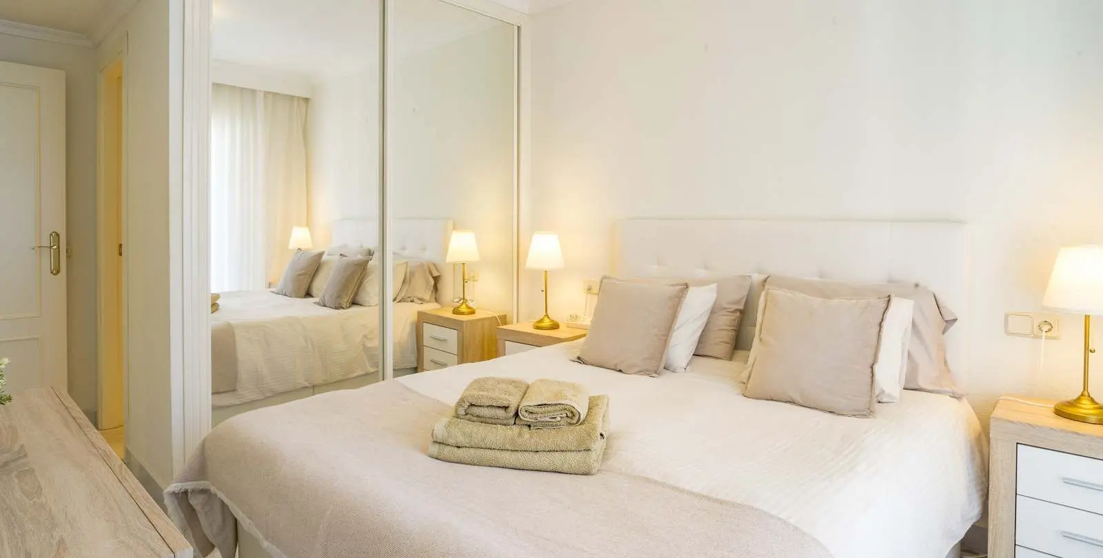 Venta de apartamento en planta media en Marbella 14