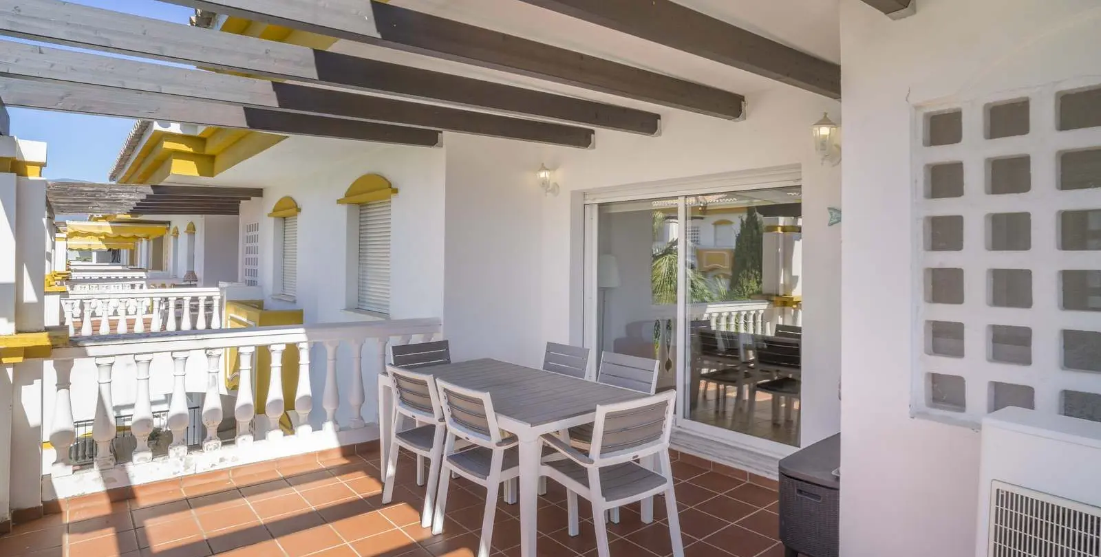 Venta de apartamento en planta media en Marbella 23