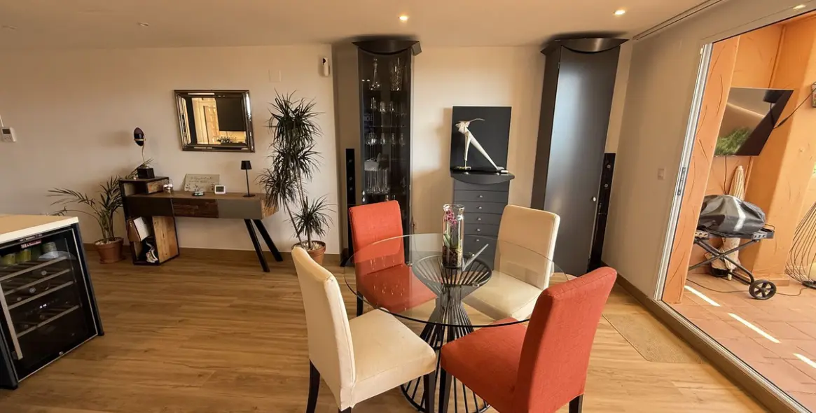 Venta de apartamento en planta media en Elviria 5