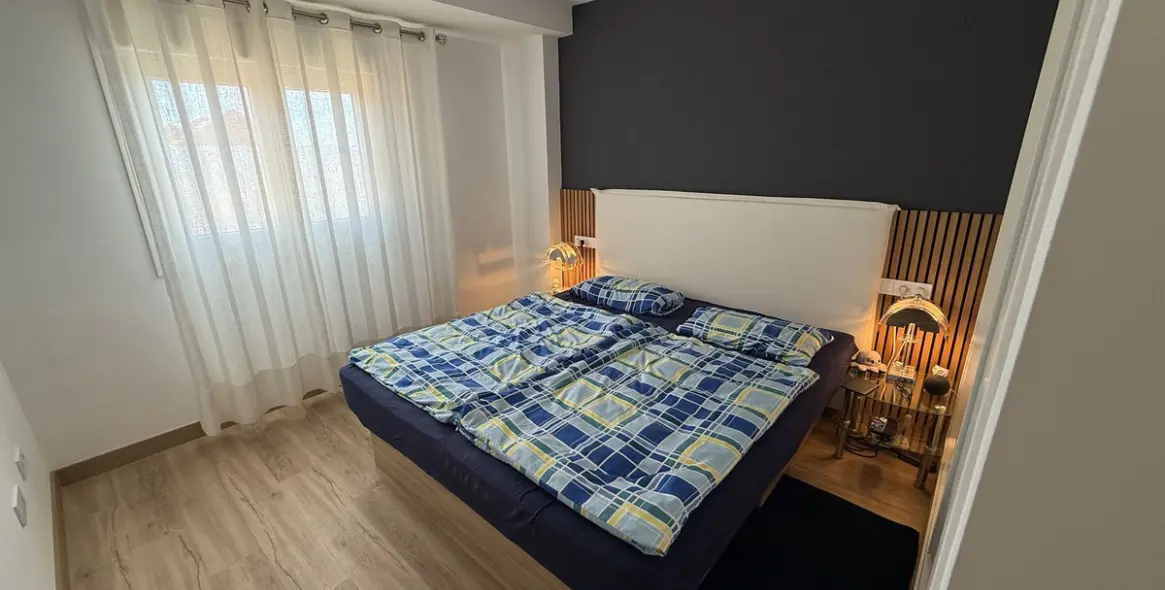 Venta de apartamento en planta media en Elviria 13