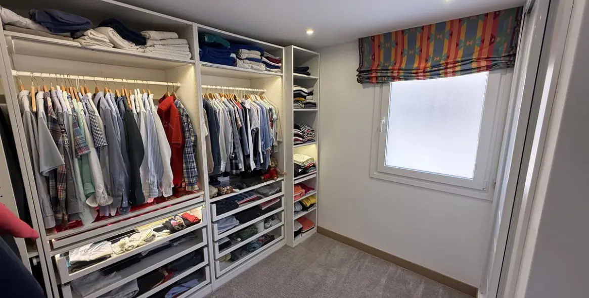 Venta de apartamento en planta media en Elviria 17