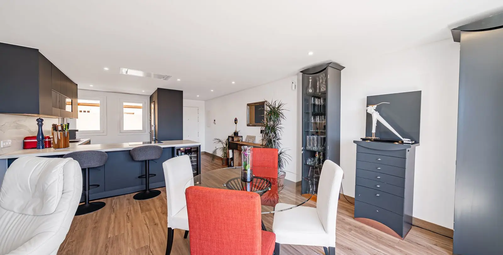 Продажа апартаментов на среднем этаже в Elviria 4
