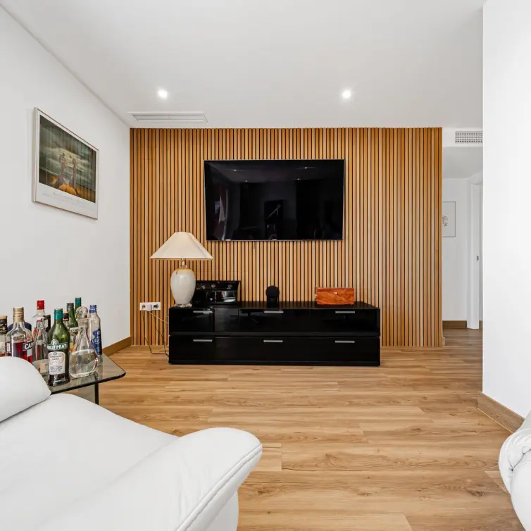 Продажа апартаментов на среднем этаже в Elviria