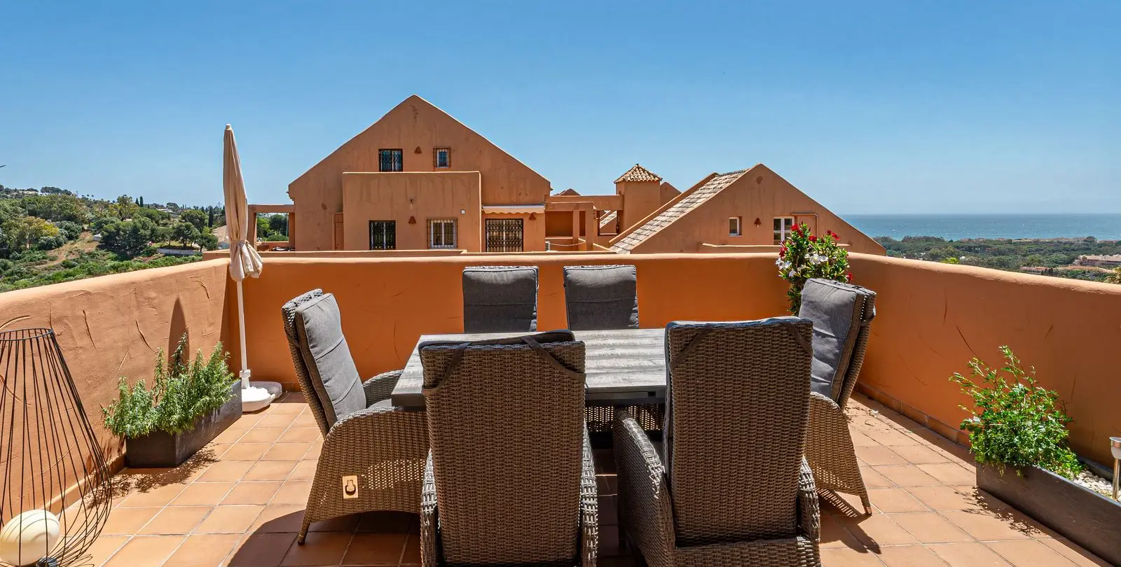 Продажа апартаментов на среднем этаже в Elviria 12