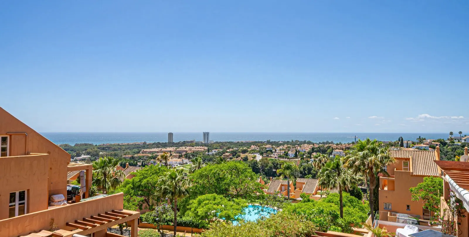 Продажа апартаментов на среднем этаже в Elviria 15