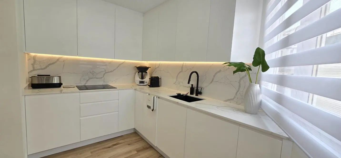 Sale of middle floor apartment in Benalmadena 1
