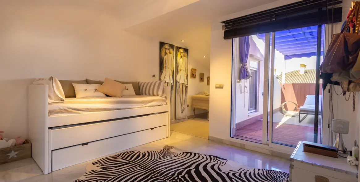 Venta de ático dúplex en Marbella 20