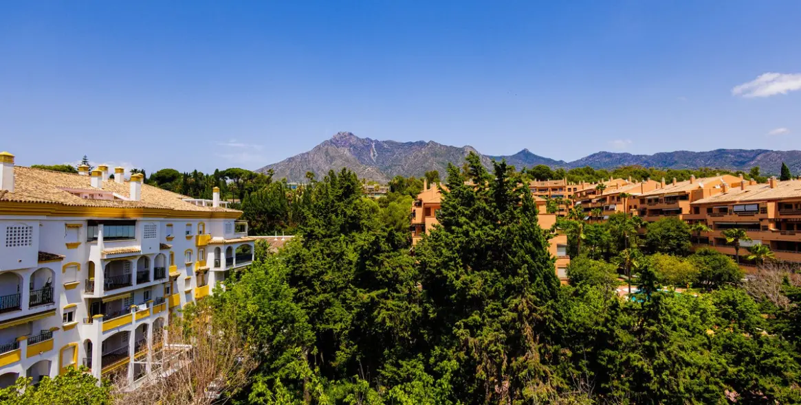 Venta de ático dúplex en Marbella 31