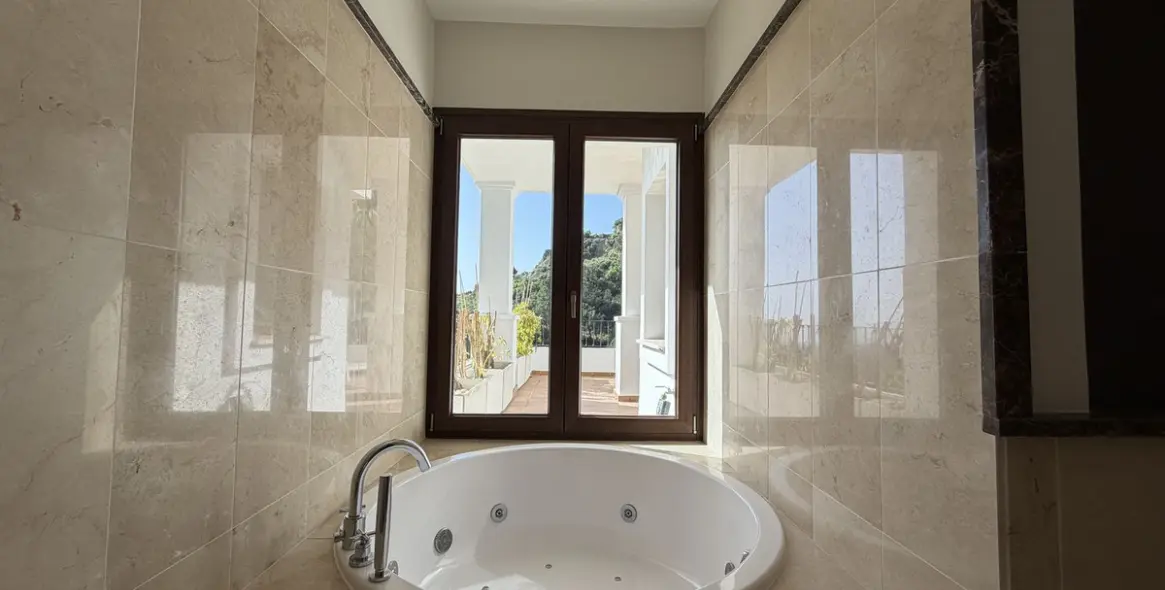 Venta de villa independiente en Benahavís 20