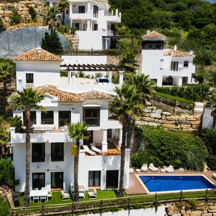 Sale of detached villa in Benahavís