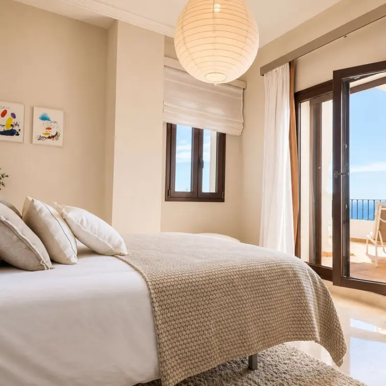 Sale of detached villa in Benahavís