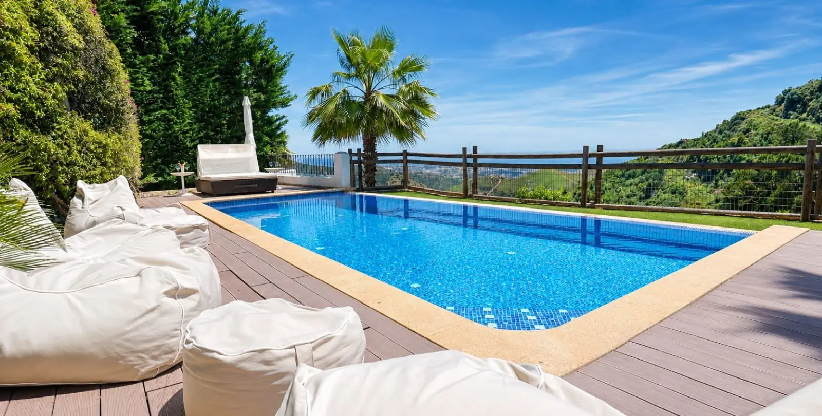 Sale of detached villa in Benahavís 12