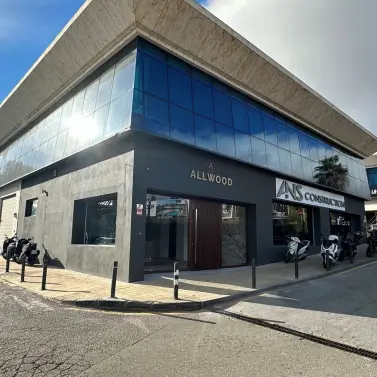 Venta de local comercial en Puerto Banús