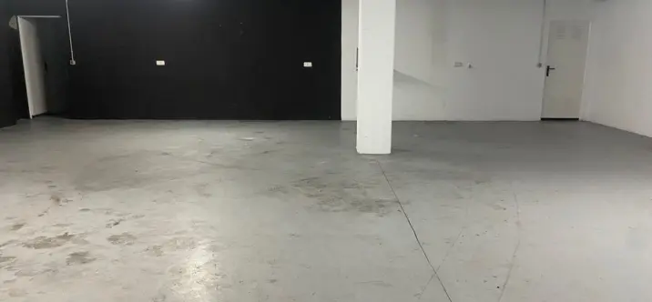 Venta de local comercial en Puerto Banús 1