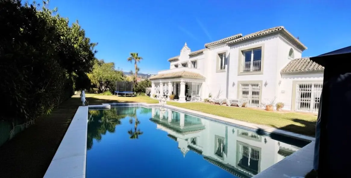 Venta de villa independiente en Estepona 4