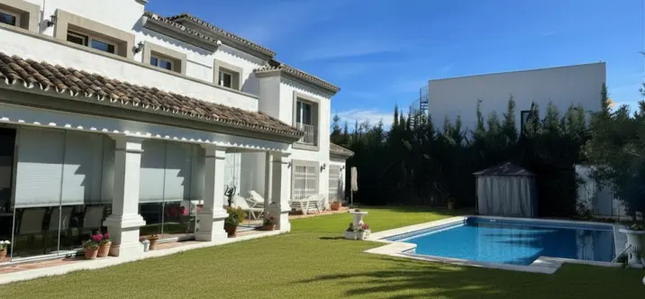 Venta de villa independiente en Estepona 4