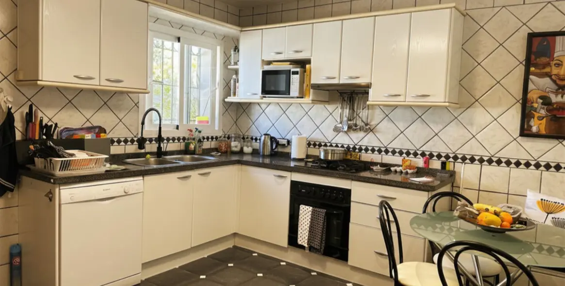 Venta de villa independiente en Estepona 14