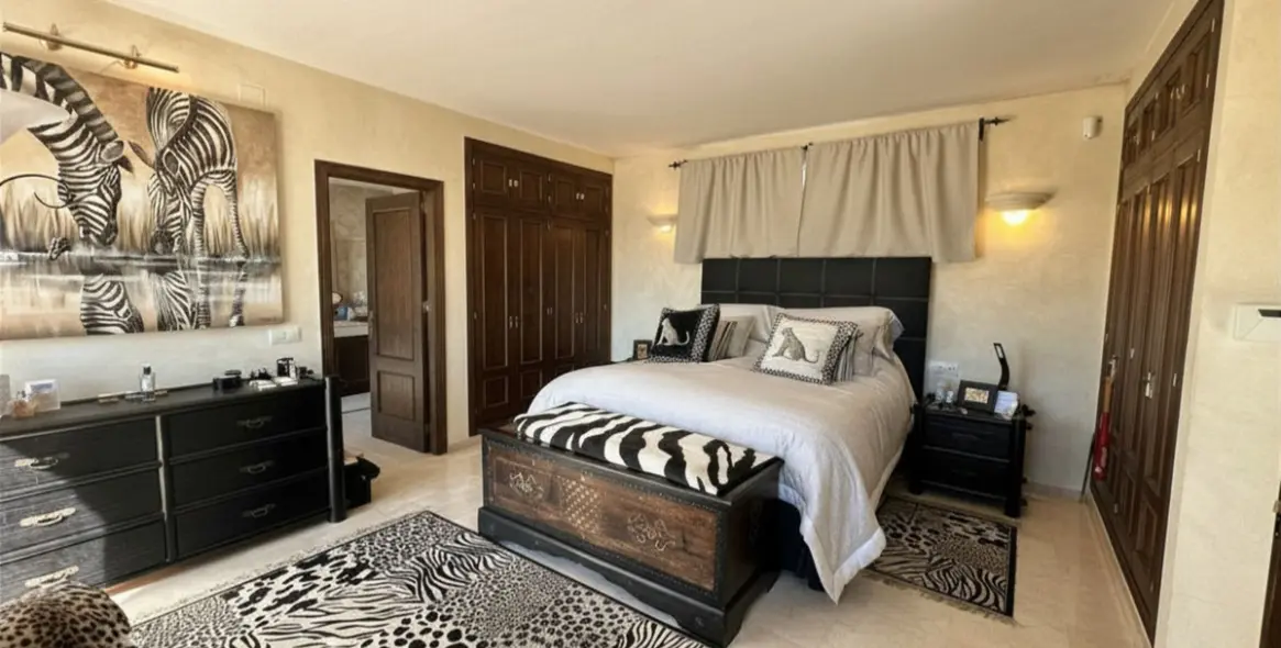 Venta de villa independiente en Estepona 16