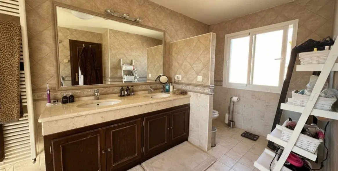 Venta de villa independiente en Estepona 21