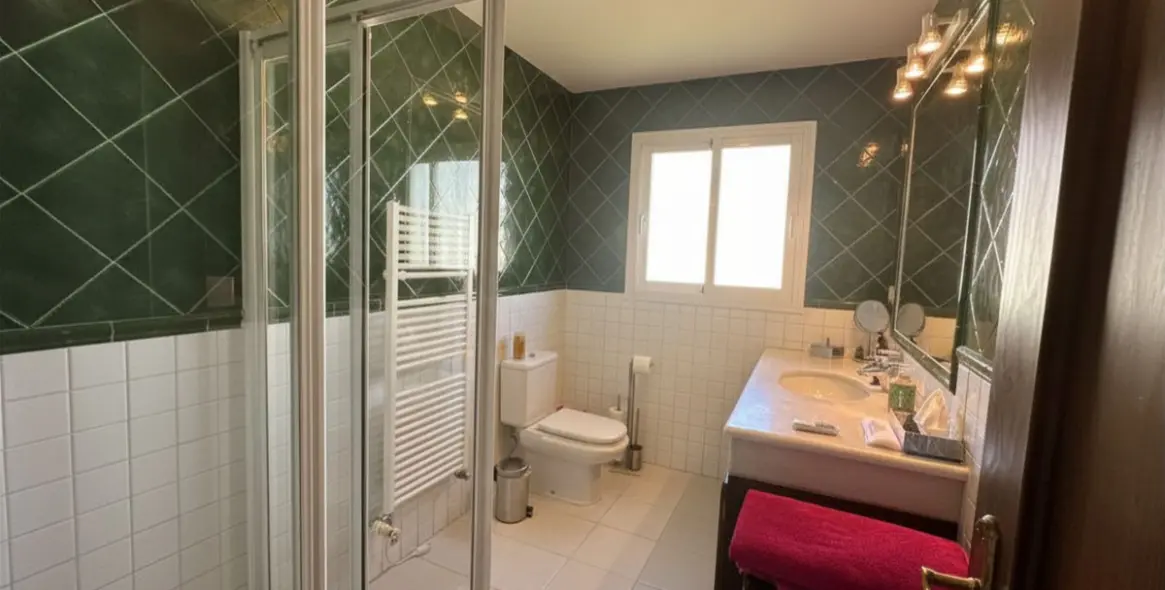 Venta de villa independiente en Estepona 24