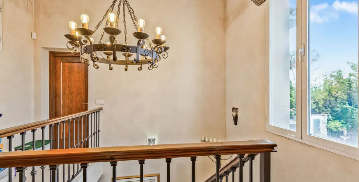 Sale of detached villa in Estepona 29
