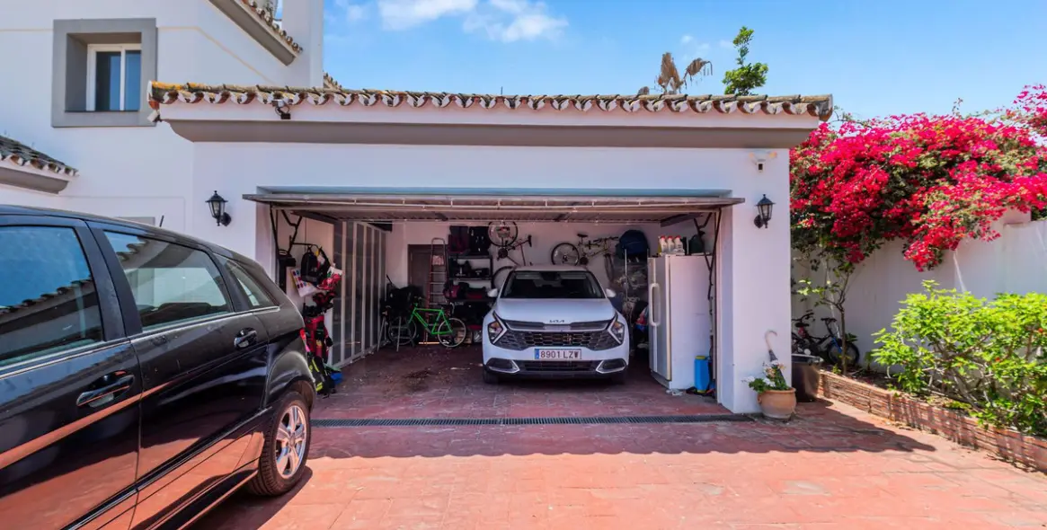 Sale of detached villa in Estepona 70