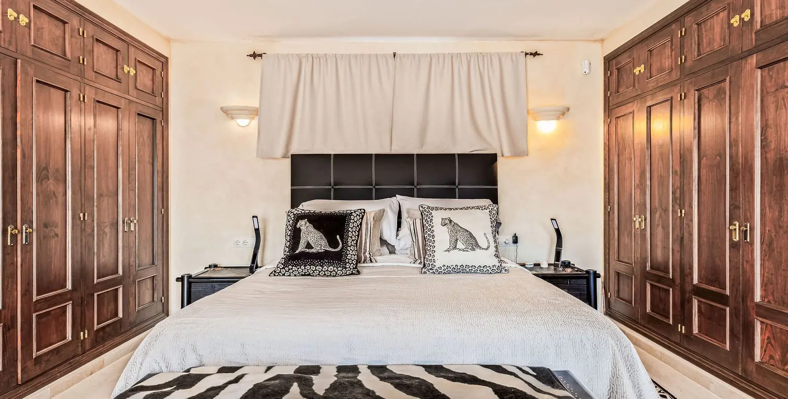 Продажа  отдельно стоящей виллы в Estepona 37