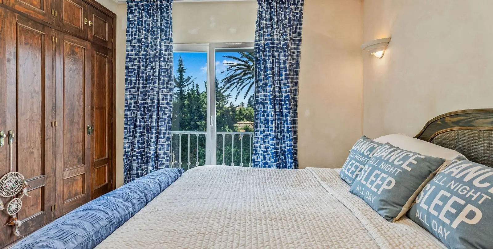 Продажа  отдельно стоящей виллы в Estepona 47