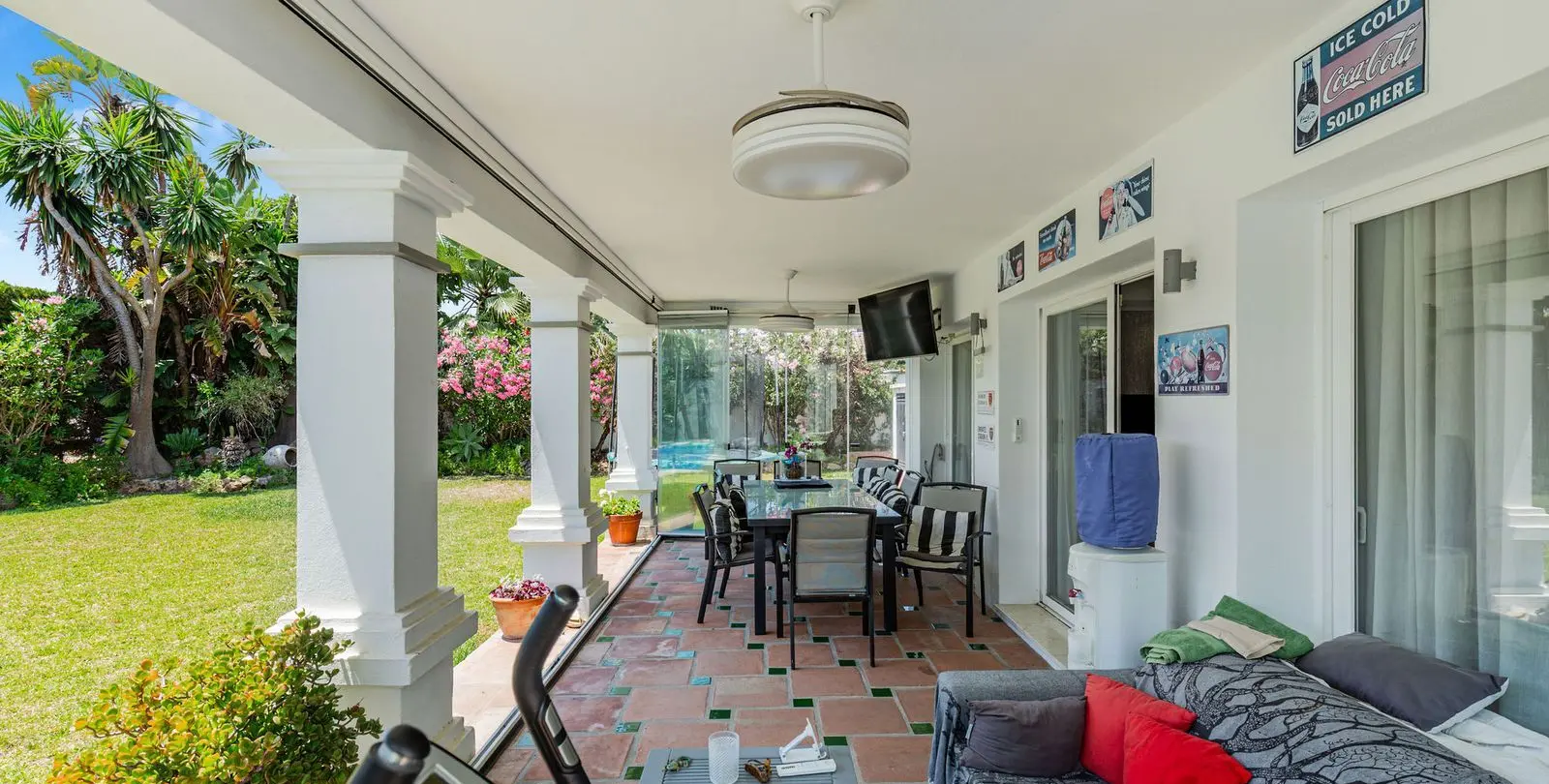 Продажа  отдельно стоящей виллы в Estepona 57