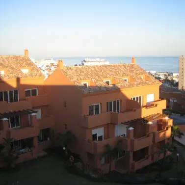 Long-term rent of penthouse in Estepona