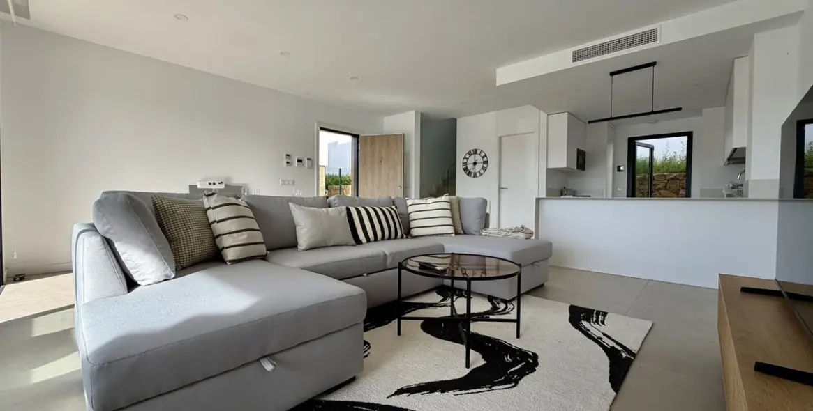 Long-term rent of semi-detached house in Atalaya 2