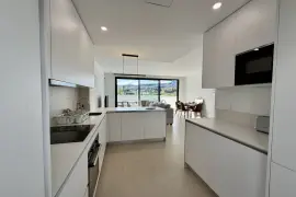 Image 4 thumb