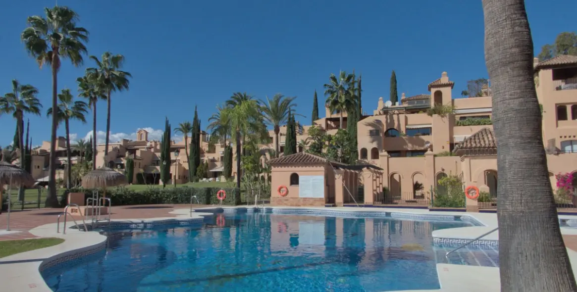 Alquiler a largo plazo de apartamento en planta baja en Atalaya 14