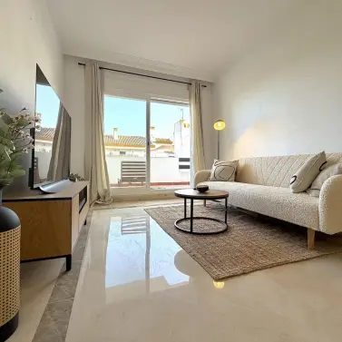 Alquiler a largo plazo de apartamento en planta media en Calanova Golf