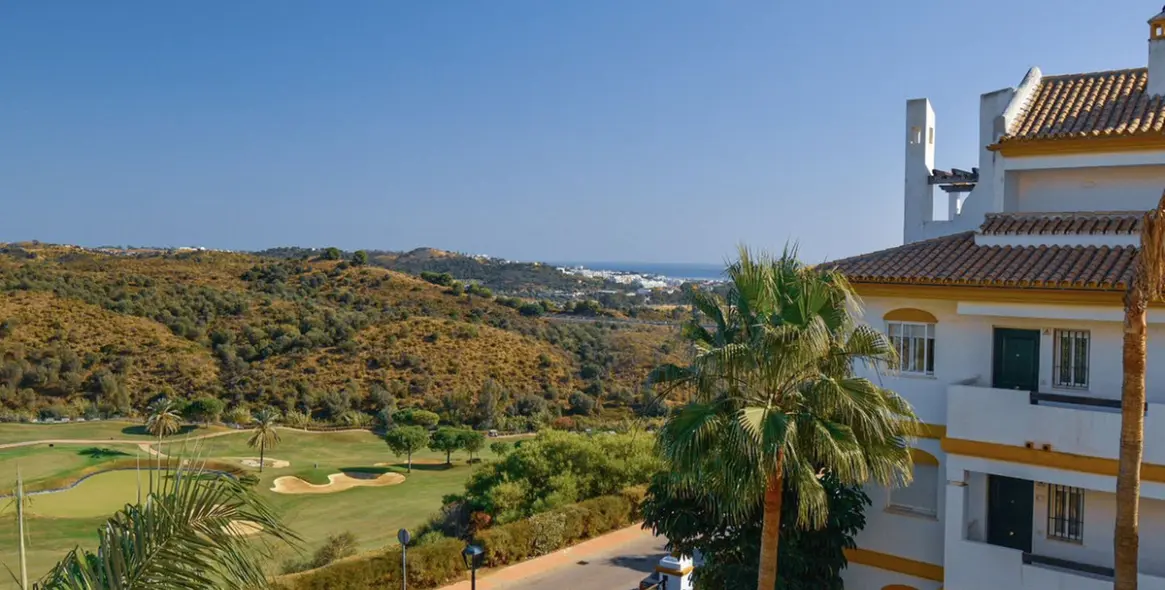 Долгосрочная аренда апартаментов на среднем этаже в Calanova Golf 10