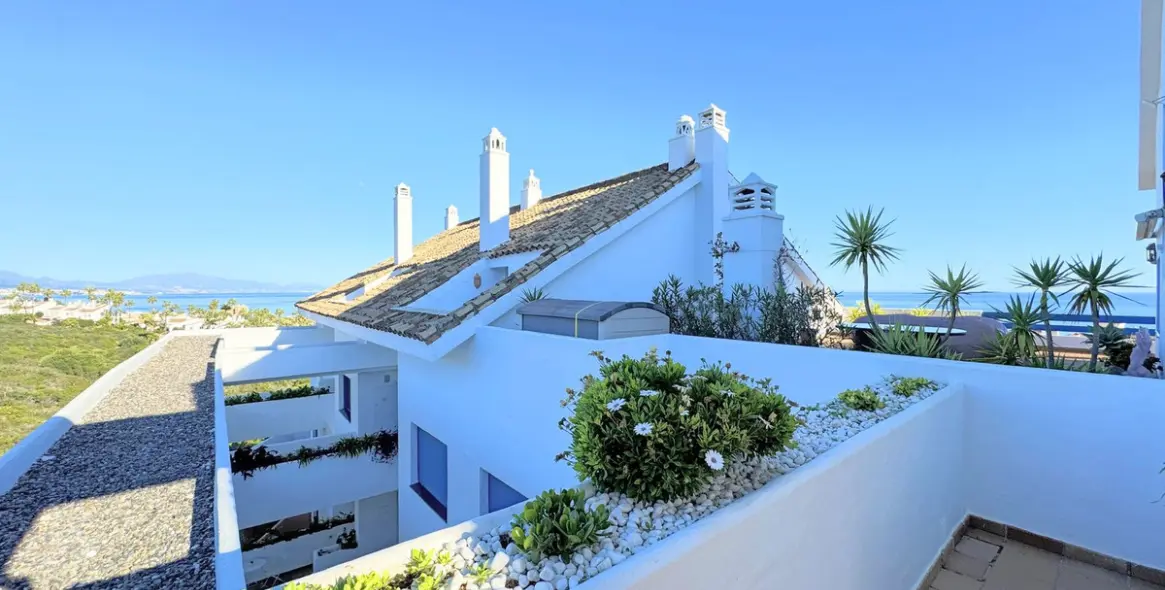 Sale of penthouse in La Duquesa 6