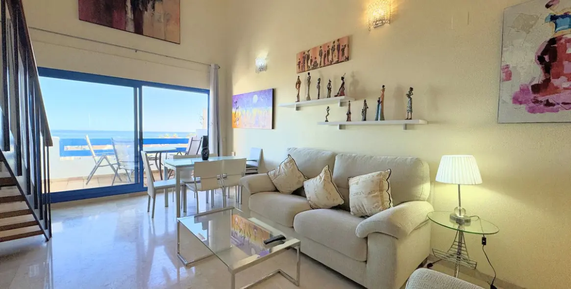 Sale of penthouse in La Duquesa 7