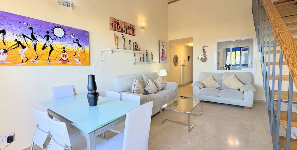 Sale of penthouse in La Duquesa 8