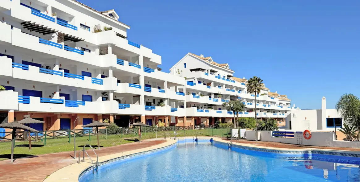 Sale of penthouse in La Duquesa 16