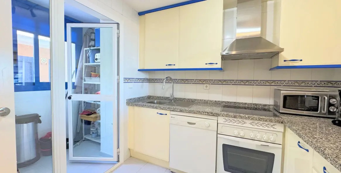 Sale of penthouse in La Duquesa 17